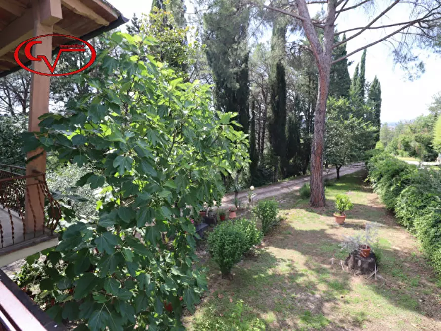 Immagine 57 di Villa in vendita  a Montevarchi