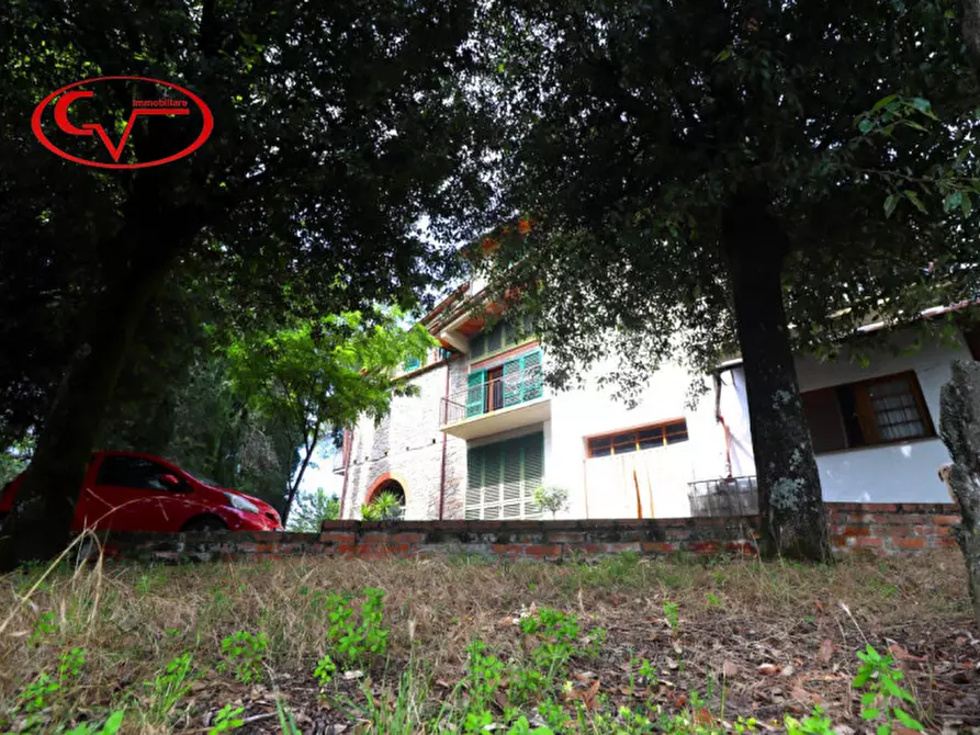 Immagine 58 di Villa in vendita  a Montevarchi