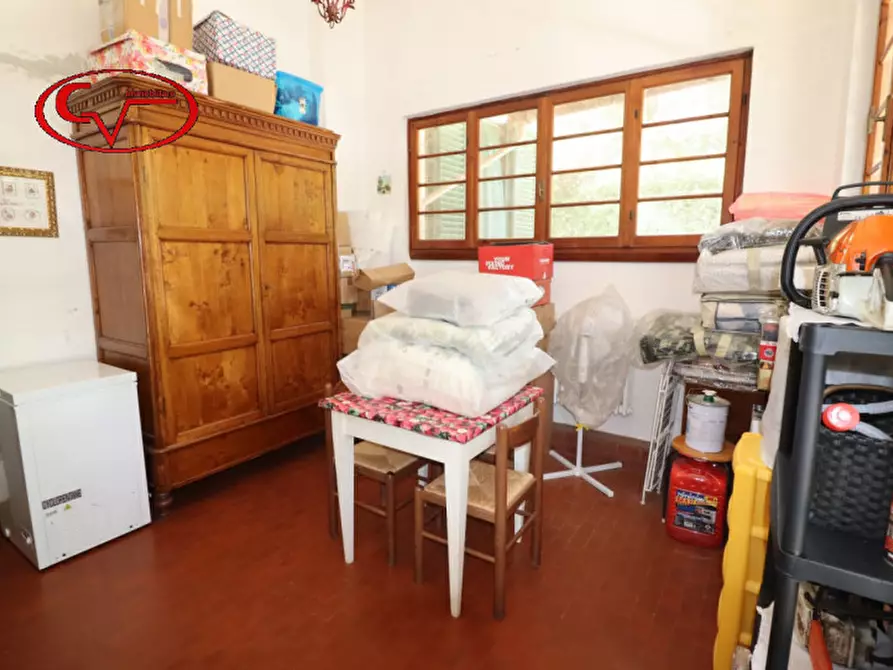 Immagine 61 di Villa in vendita  a Montevarchi