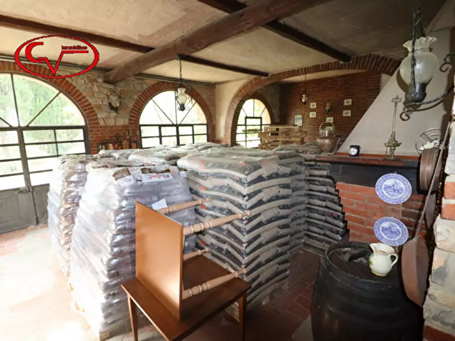 Immagine 65 di Villa in vendita  a Montevarchi