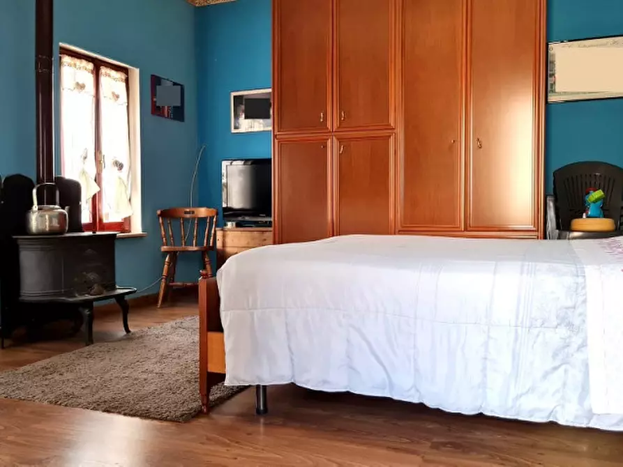 Immagine 18 di Casa indipendente in vendita  a Bore