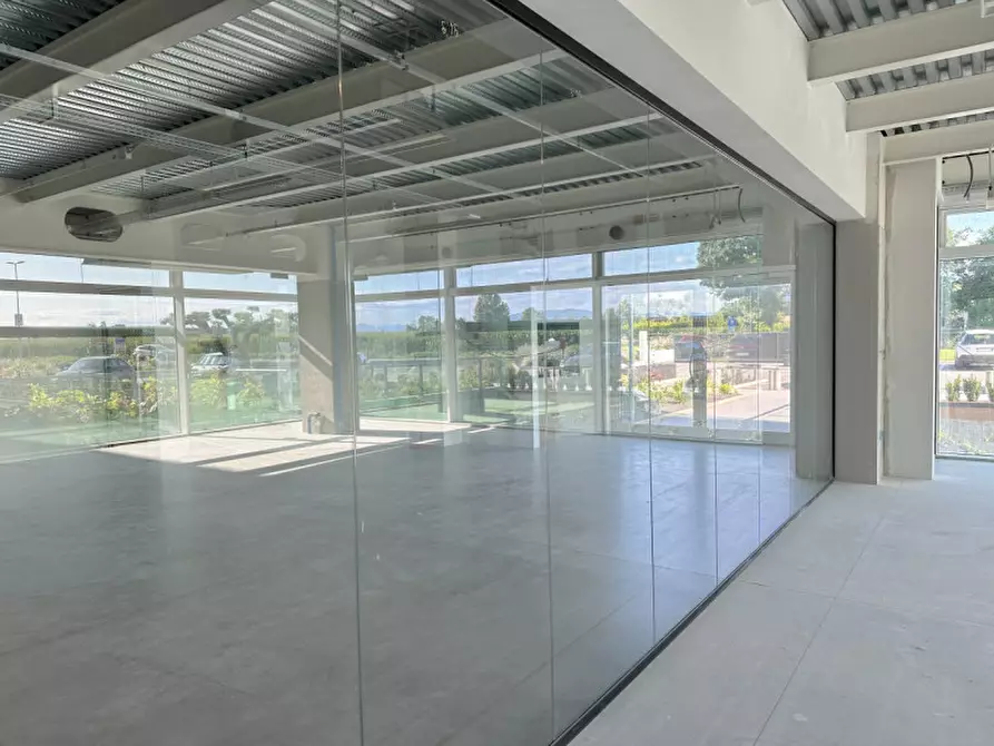 Immagine 25 di Attività commerciale in affitto  in Via Brenta a San Martino Di Lupari
