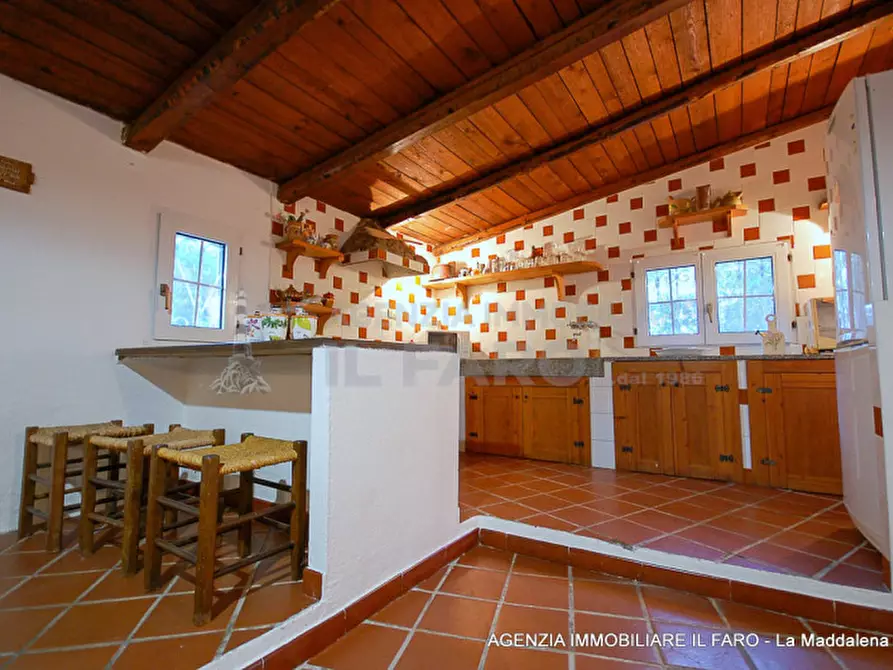 Immagine 5 di Villa in vendita  in Località Abbatoggia a La Maddalena