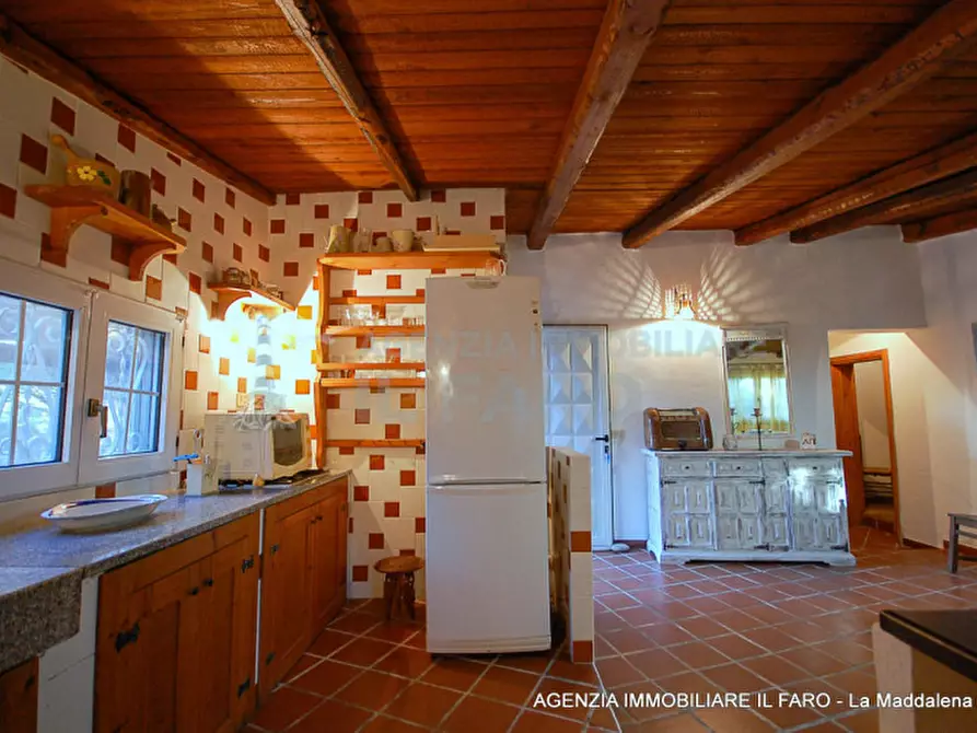 Immagine 6 di Villa in vendita  in Località Abbatoggia a La Maddalena