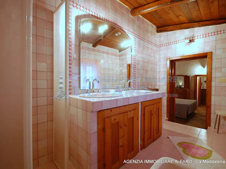 Immagine 16 di Villa in vendita  in Località Abbatoggia a La Maddalena