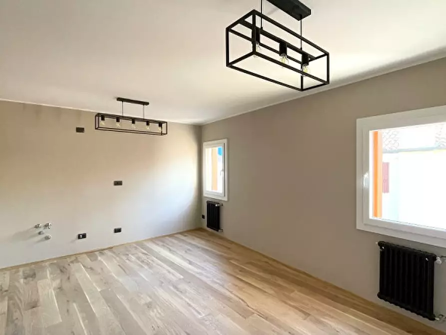 Immagine 5 di Appartamento in vendita  in Calle Campanile Duomo a Chioggia