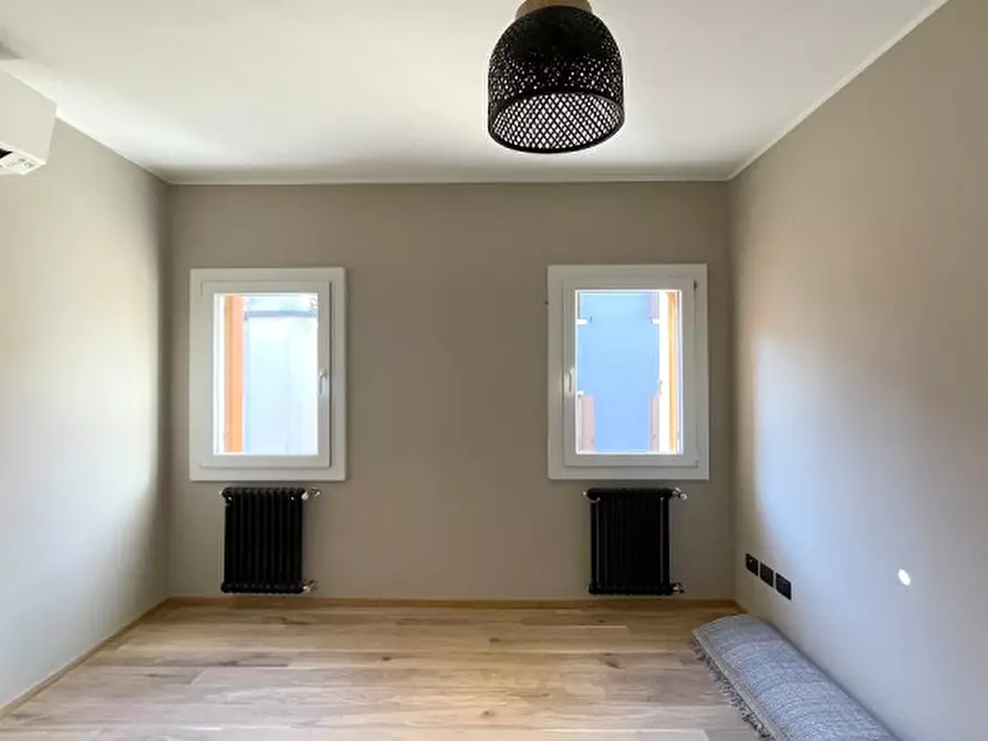 Immagine 11 di Appartamento in vendita  in Calle Campanile Duomo a Chioggia