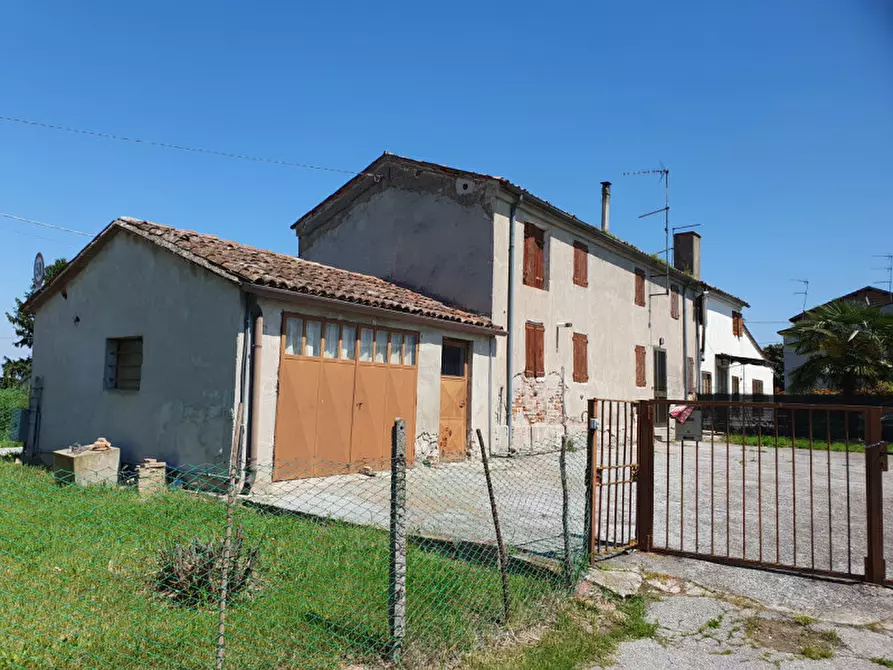 Immagine 1 di Rustico / casale in vendita  in via conta treponti a Lendinara