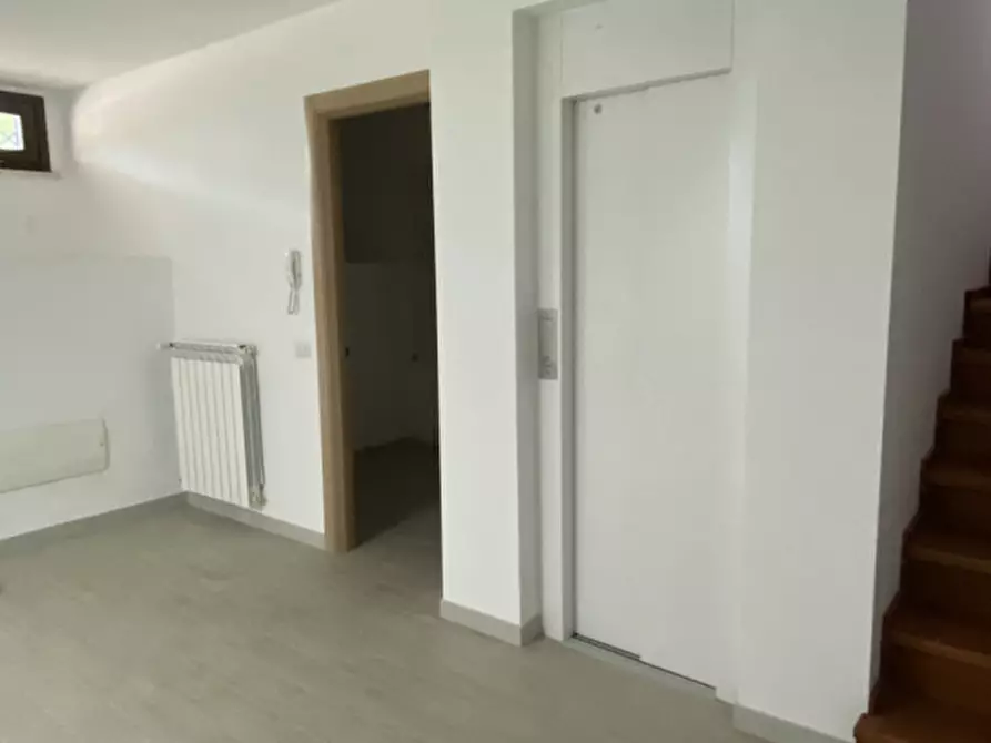 Immagine 34 di Villa in vendita  in Viale Hugo Pratt a Roma