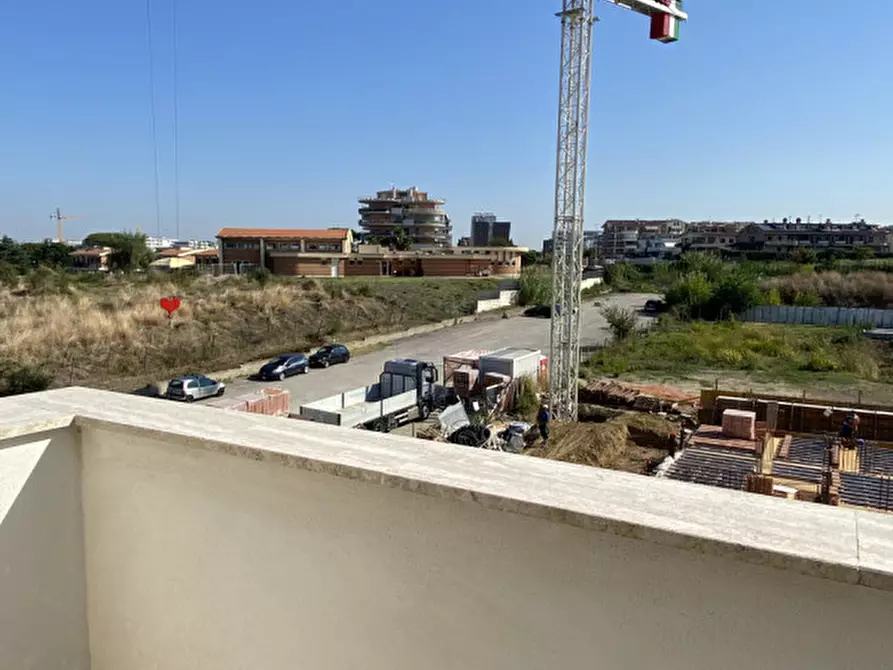 Immagine 49 di Villa in vendita  in Viale Hugo Pratt a Roma