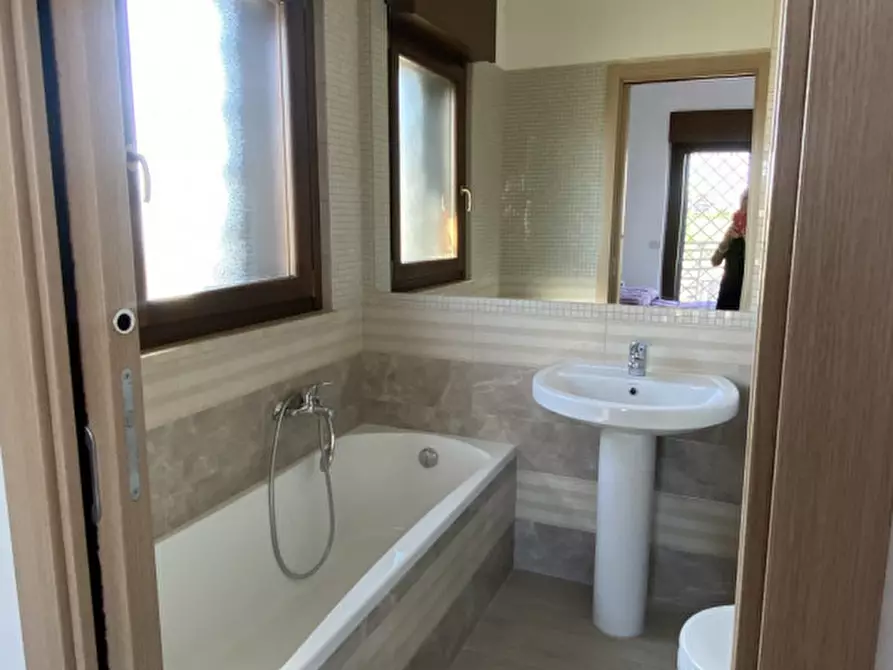 Immagine 66 di Villa in vendita  in Viale Hugo Pratt a Roma