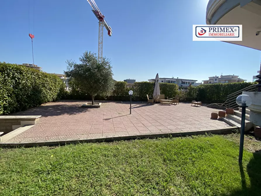 Immagine 118 di Villa in vendita  in Viale Hugo Pratt a Roma