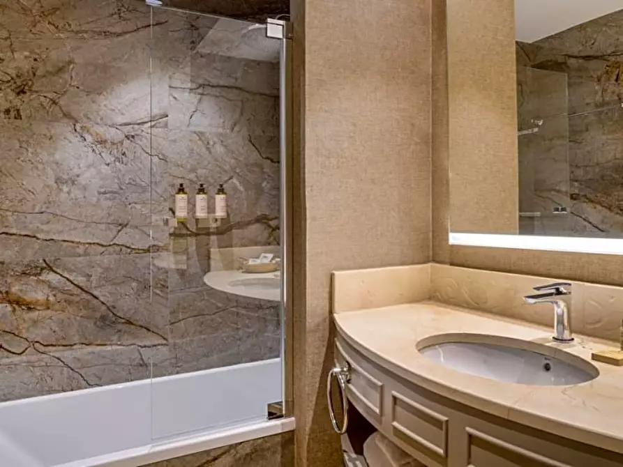 Immagine 5 di Appartamento in vendita  in maiorca a Anzio