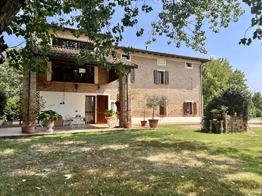 Immagine 1 di Casa bifamiliare in vendita  in Strada Mazzola Levante a San Secondo Parmense