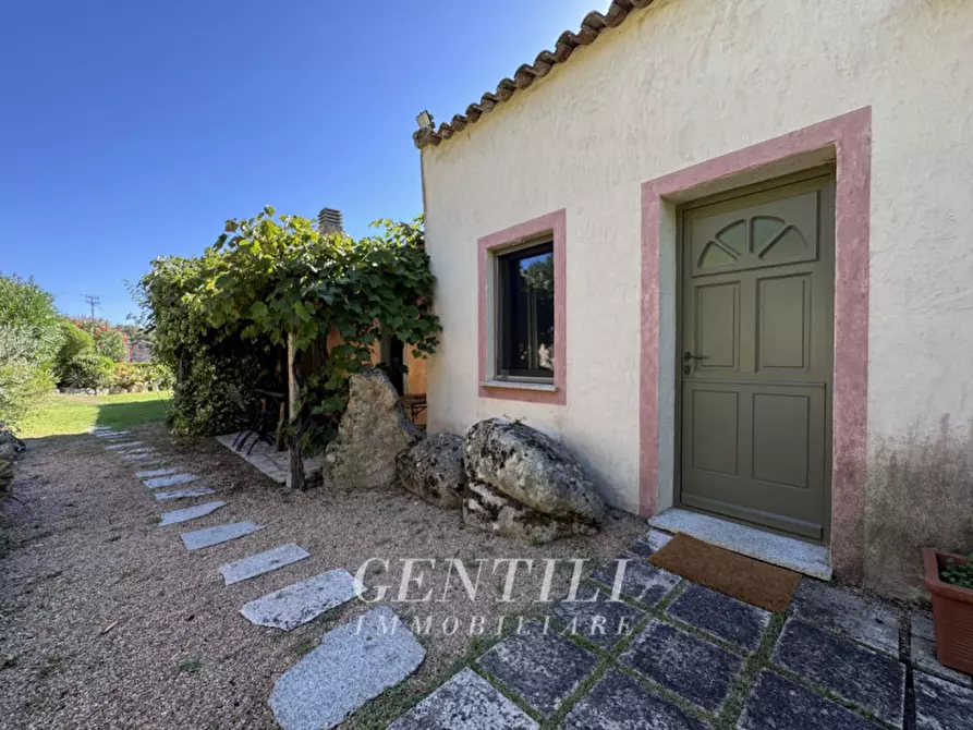 Immagine 21 di Villa in vendita  a Luogosanto