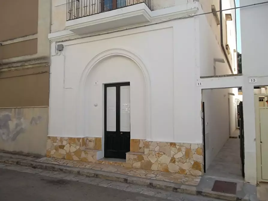 Immagine 1 di Casa bifamiliare in vendita  in Via Perugia a Matino