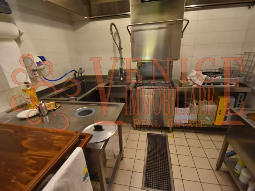 Immagine 3 di Attività commerciale in vendita  in CAMPONOGARA a Camponogara