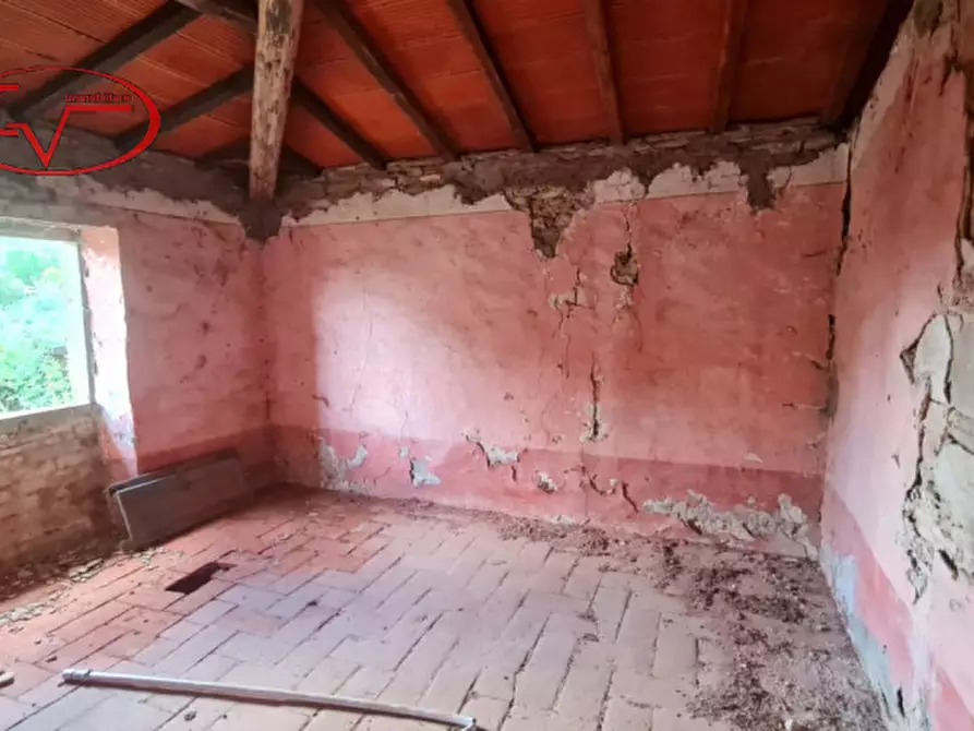 Immagine 23 di Casa indipendente in vendita  in moncioni a Montevarchi