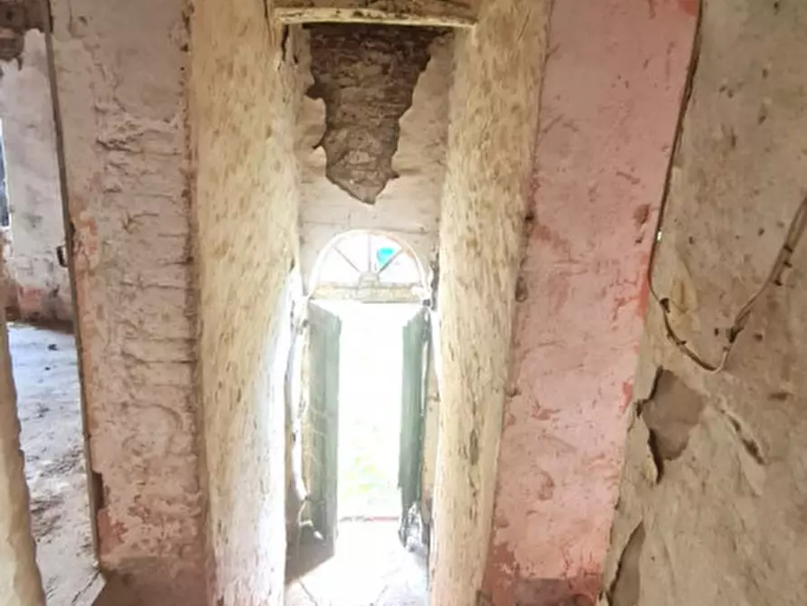 Immagine 27 di Casa indipendente in vendita  in moncioni a Montevarchi