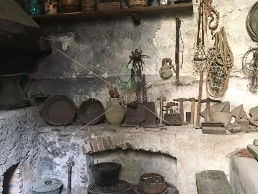 Immagine 11 di Palazzo in vendita  in Piazza Di Corte a Ciciliano