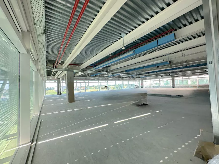 Immagine 3 di Ufficio in affitto  in Via Perteselle a San Martino Di Lupari