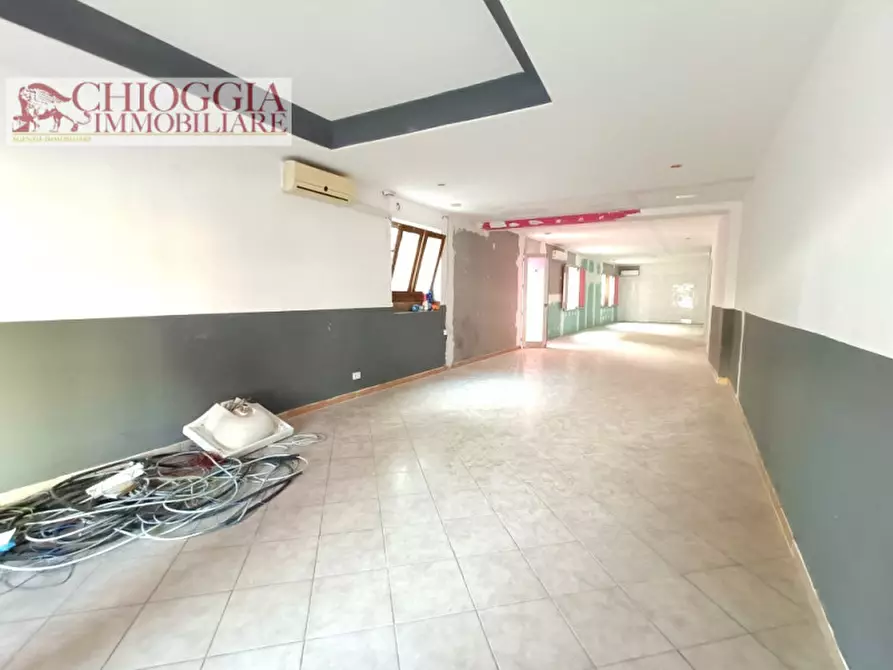 Immagine 2 di Negozio in affitto  in Via P. E. Venturini a Chioggia