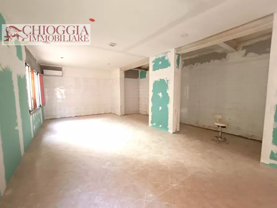 Immagine 5 di Negozio in affitto  in Via P. E. Venturini a Chioggia