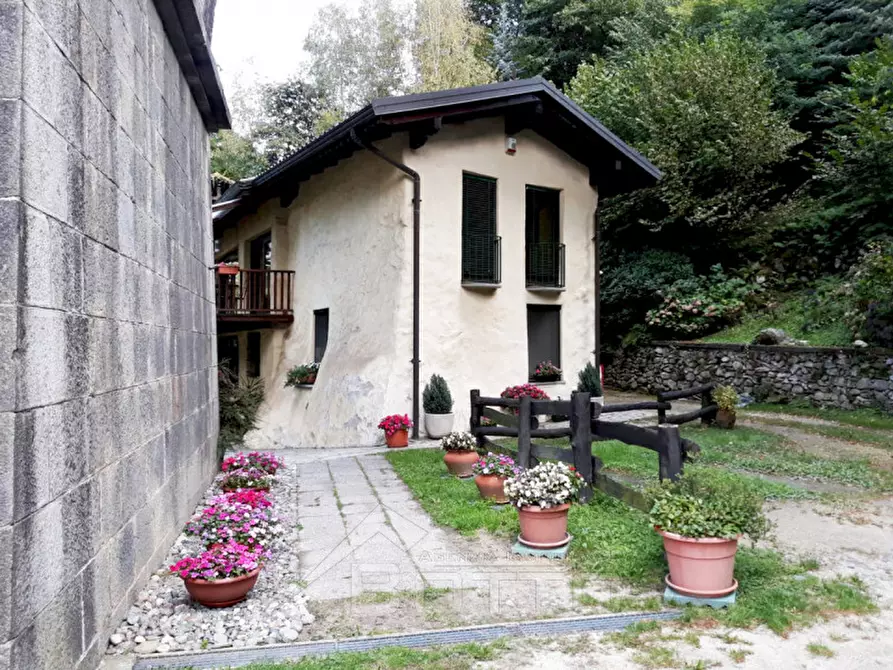 Immagine 1 di Casa indipendente in vendita  in REGIONE VILLA SAN GIOVANNI a Borgosesia