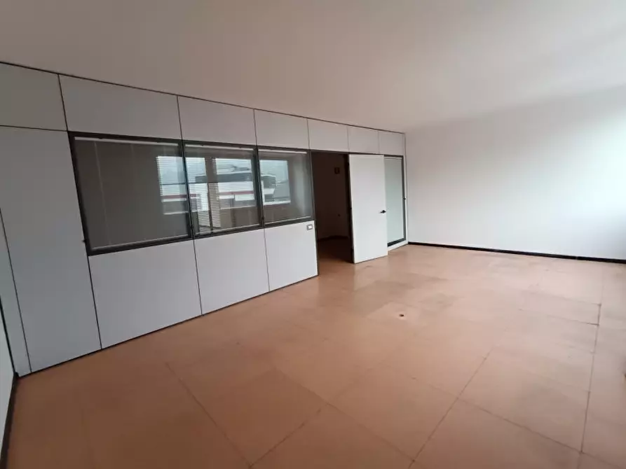 Immagine 1 di Ufficio in affitto  in via Avogadro a Bolzano