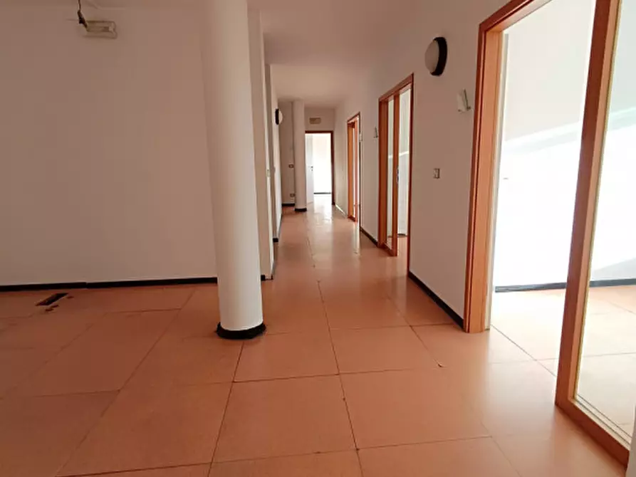 Immagine 11 di Ufficio in affitto  in via Avogadro a Bolzano