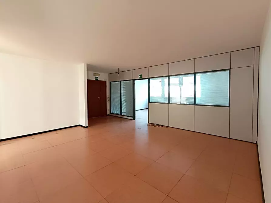 Immagine 13 di Ufficio in affitto  in via Avogadro a Bolzano