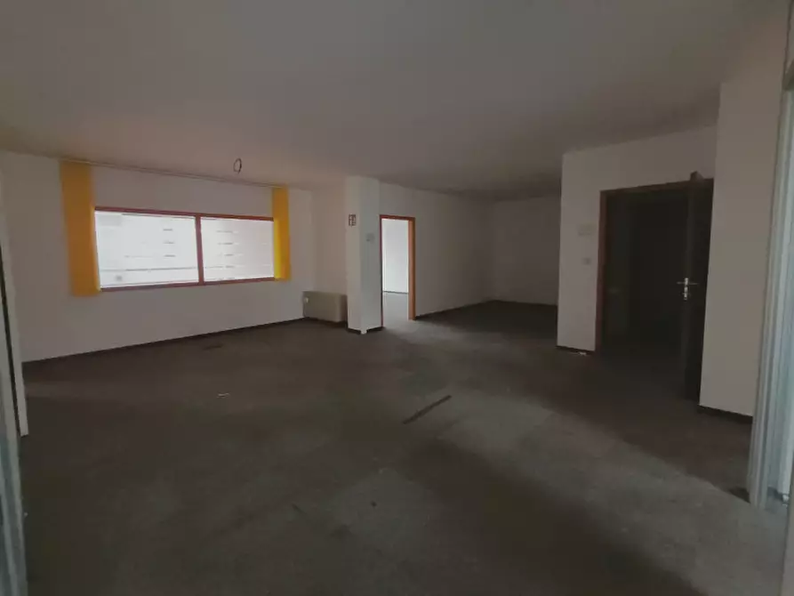 Immagine 16 di Ufficio in affitto  in via Avogadro a Bolzano