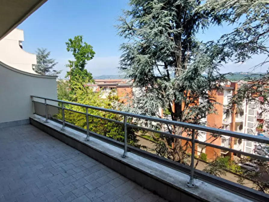 Immagine 1 di Appartamento in vendita  in Via Miroglio a Alba