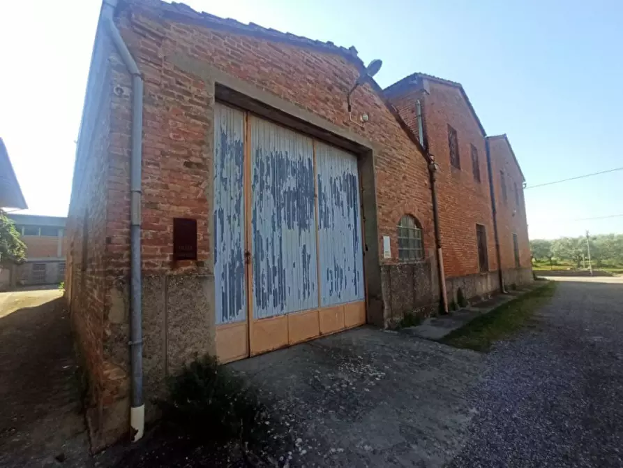 Immagine 4 di Laboratorio in vendita  a Castiglione Del Lago