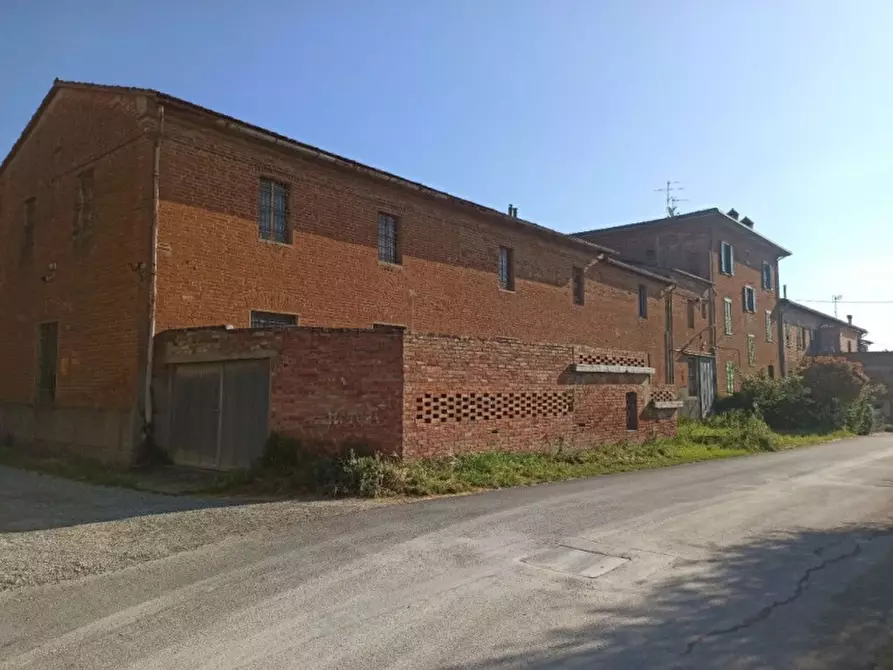 Immagine 5 di Laboratorio in vendita  a Castiglione Del Lago