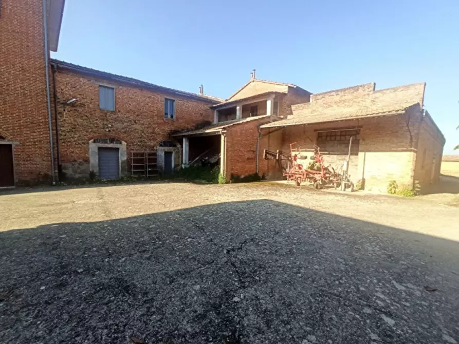 Immagine 6 di Laboratorio in vendita  a Castiglione Del Lago