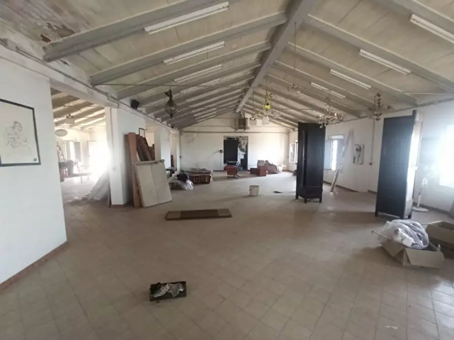 Immagine 8 di Laboratorio in vendita  a Castiglione Del Lago