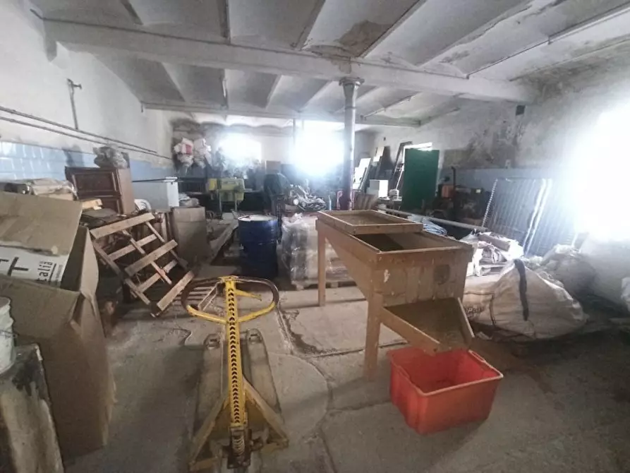 Immagine 12 di Laboratorio in vendita  a Castiglione Del Lago