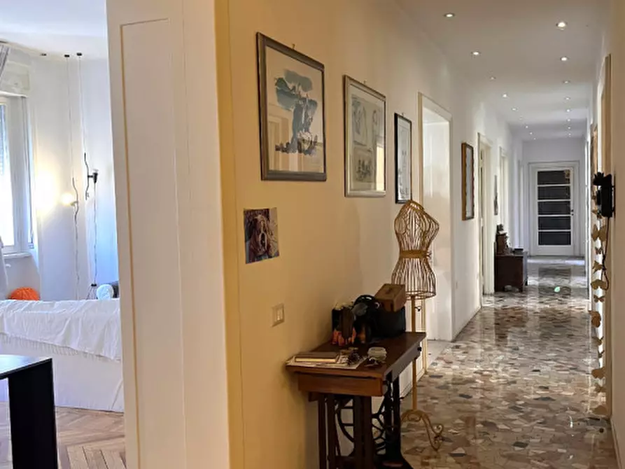 Immagine 1 di Appartamento in vendita  in corso del popolo a Rovigo