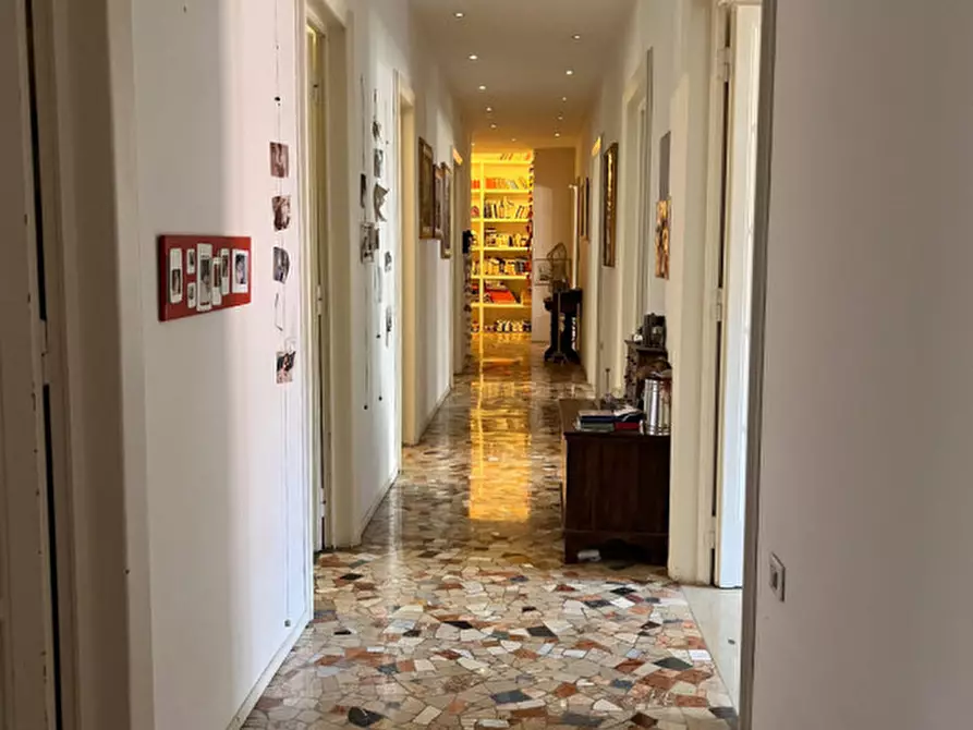 Immagine 13 di Appartamento in vendita  in corso del popolo a Rovigo