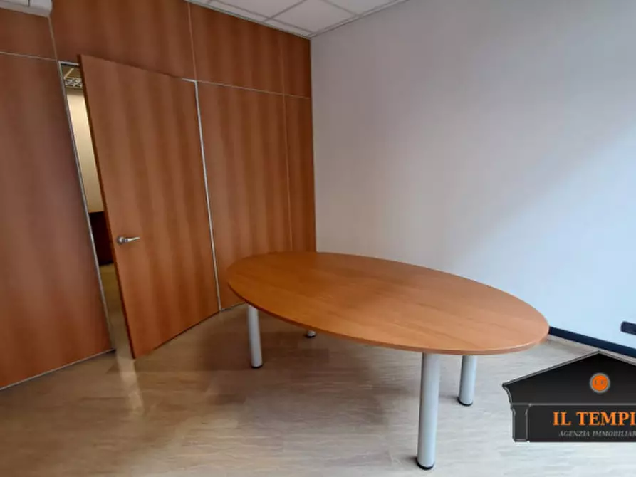 Immagine 4 di Ufficio in affitto  in via zambeccari a Vicenza