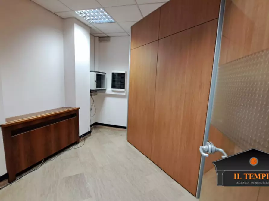 Immagine 8 di Ufficio in affitto  in via zambeccari a Vicenza