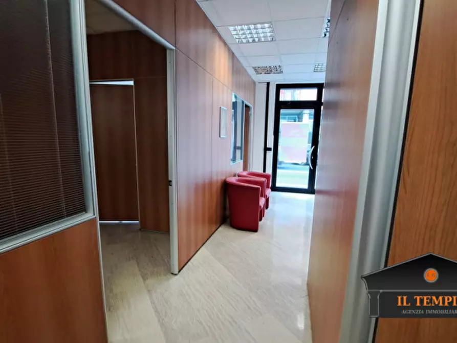Immagine 10 di Ufficio in affitto  in via zambeccari a Vicenza