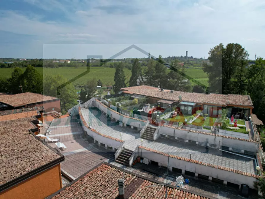 Immagine 1 di Appartamento in vendita  in Residence le ninfee a Desenzano Del Garda