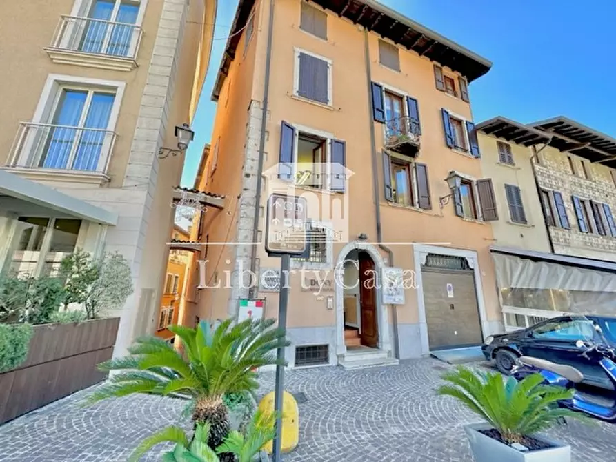 Immagine 1 di Appartamento in vendita  in Via Calsone a Salò