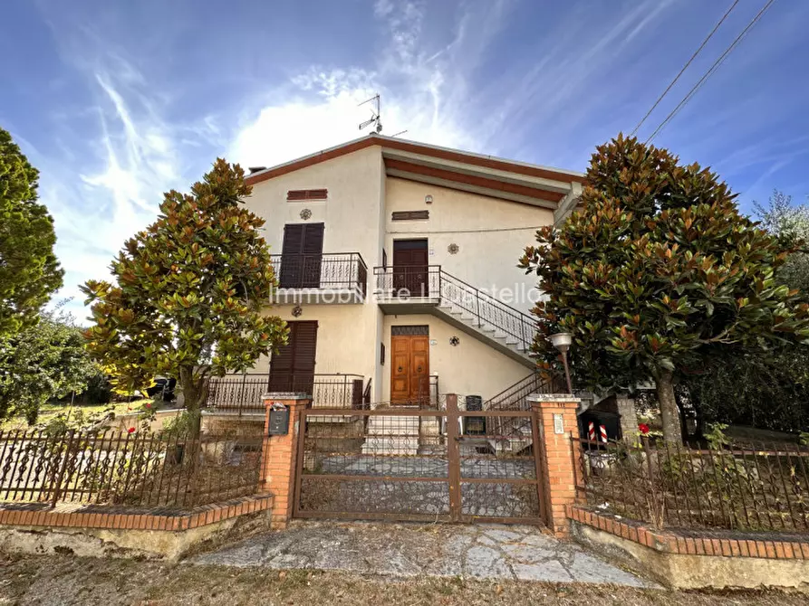 Immagine 1 di Casa indipendente in vendita  in pucciarelli a Castiglione Del Lago