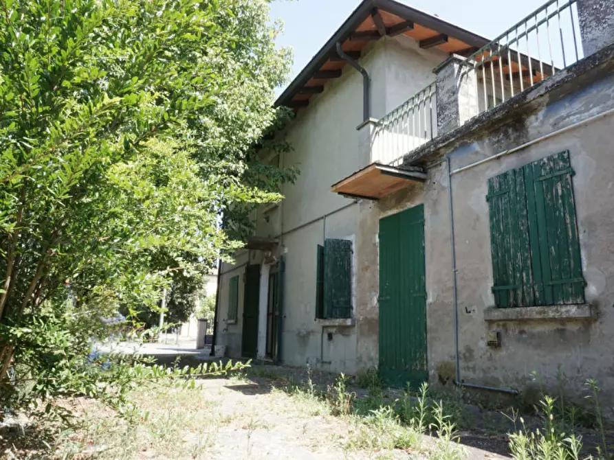 Immagine 1 di Villetta a schiera in vendita  in Via commenda, 108 a Parma