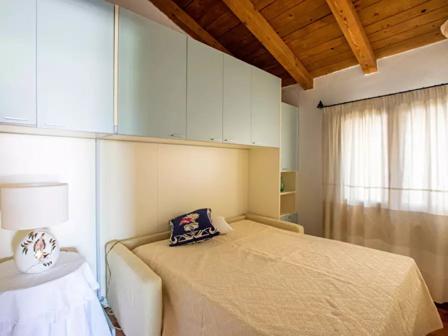 Immagine 15 di Villetta a schiera in vendita  a Golfo Aranci