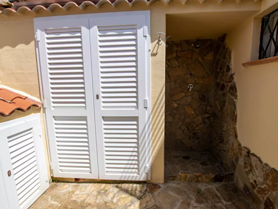 Immagine 19 di Villetta a schiera in vendita  a Golfo Aranci