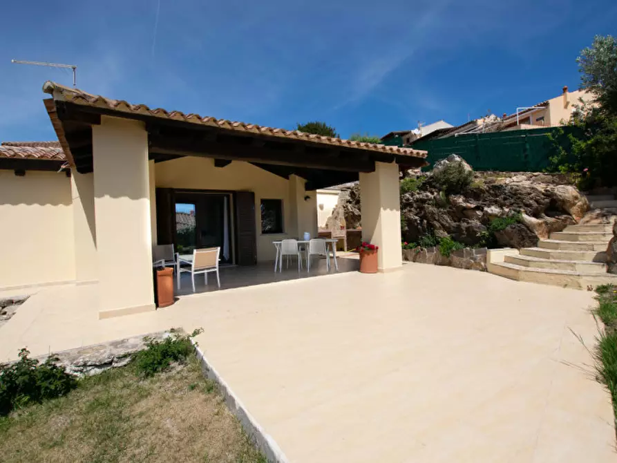 Immagine 31 di Villetta a schiera in vendita  a Golfo Aranci